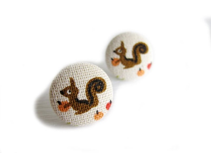 Squirrels do cloth buckle earrings clip earrings - ต่างหู - วัสดุอื่นๆ 
