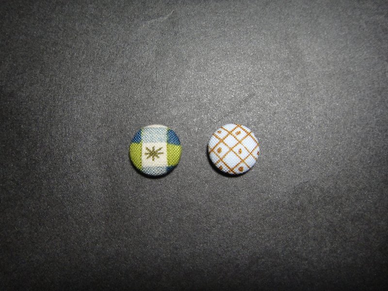 (C) hand drawing artwork _ cloth button earrings random shipments [] C22BT / UZ46 - Earrings & Clip-ons - Other Materials 