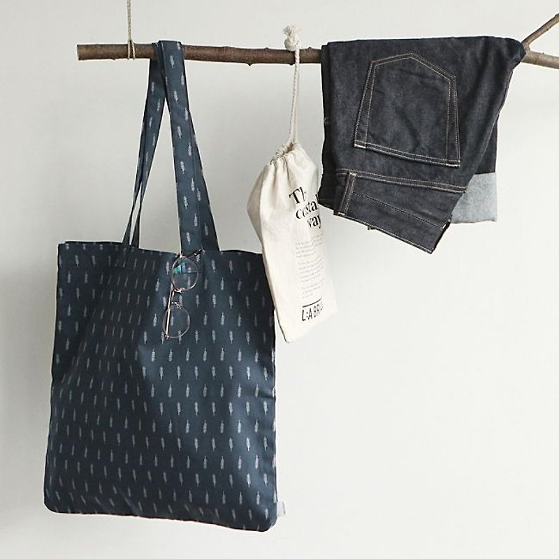 Dailylike-Eco bag 北歐風環保手提袋-12羽毛,E2D21582 - 側背包/斜背包 - 其他材質 藍色