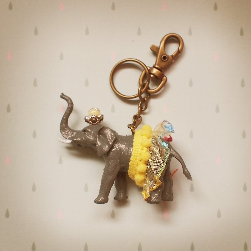 Gorgeous Adventure - Elephant Key Ring (without handmade box) - Keychains - Plastic Gray