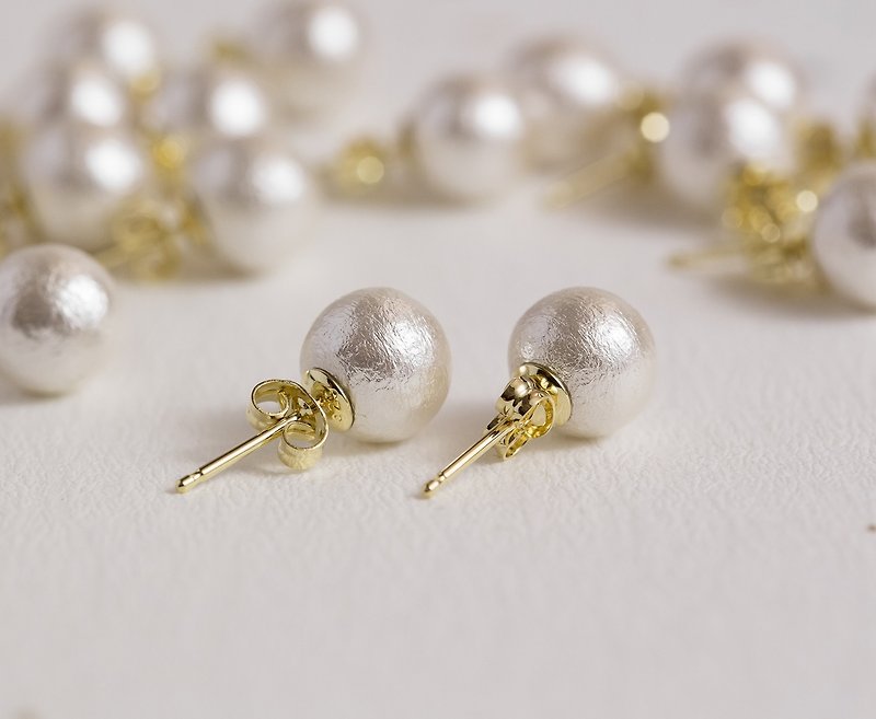 Pure Pearl- Silver-white cotton pearl earrings - ต่างหู - โลหะ 