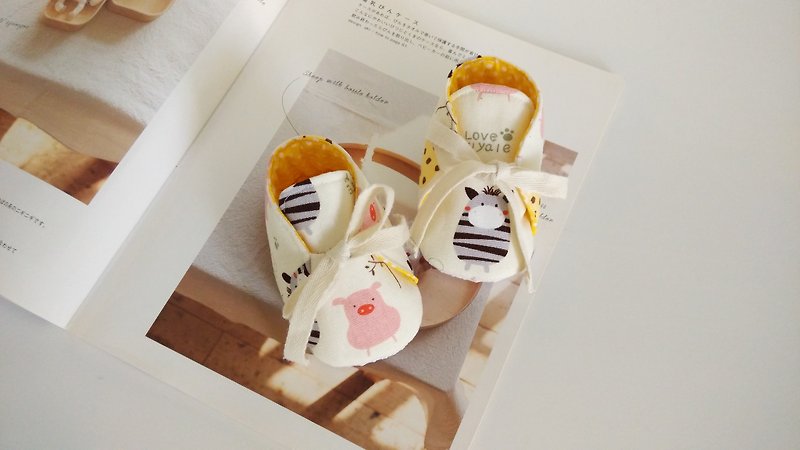 Births for animals baby shoes Baby Shoes - รองเท้าเด็ก - วัสดุอื่นๆ สีส้ม