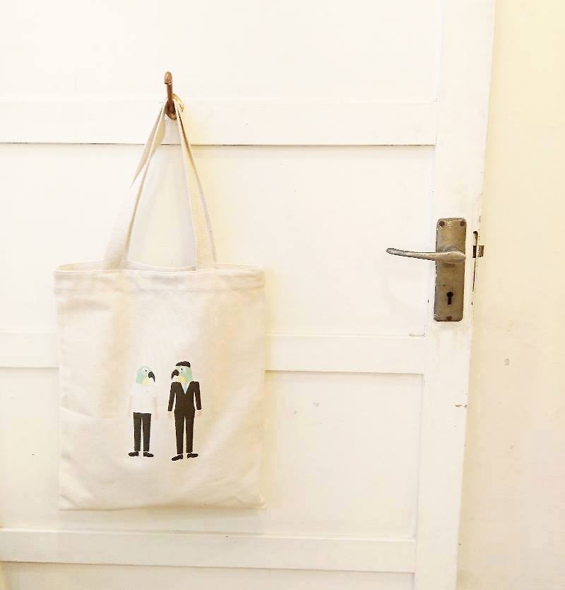 Exclusive handmade butterfly 古巴特 - Mr. Parrot thick cotton canvas bag - Messenger Bags & Sling Bags - Cotton & Hemp White