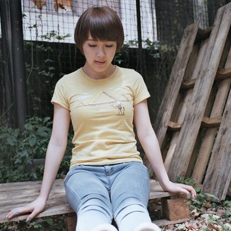 【ViewFinder T恤】- 邊駱斯三角 - 女款（售完囉！） - 女 T 恤 - 棉．麻 黃色