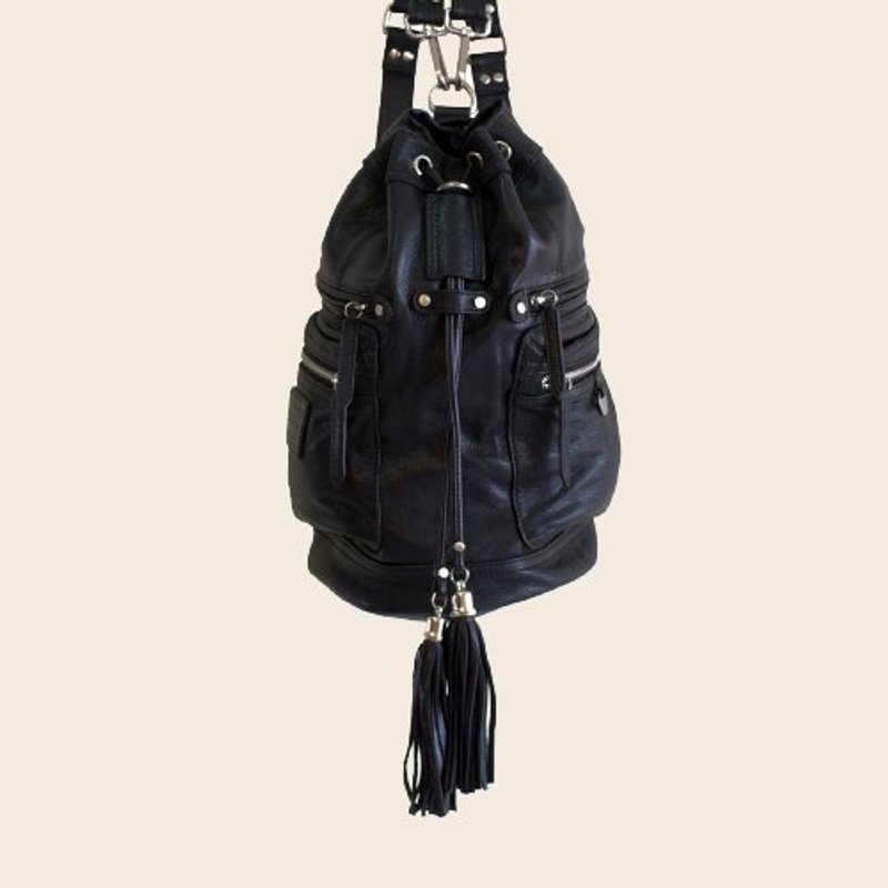 ► Jennifer ｜ shoulder bag ● 　　　　黑色／軟羊皮圓筒背包 - 側背包/斜背包 - 真皮 黑色