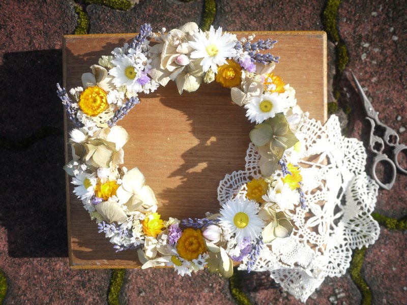 To be continued | summer. First chapter hydrangea wreath of dried flowers daisies shooting props wall decoration gift wedding gifts arranged - ตกแต่งผนัง - พืช/ดอกไม้ 