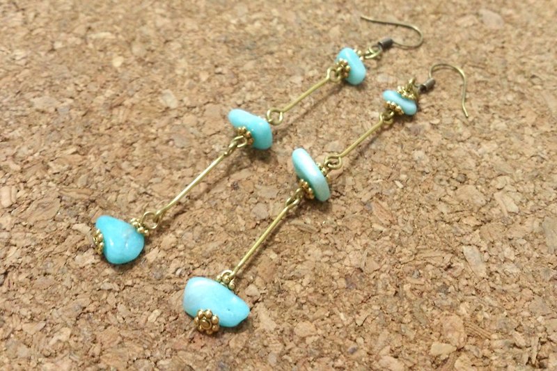 格格吉祥耳環～黃銅亞馬遜石 - 耳環/耳夾 - 其他材質 藍色