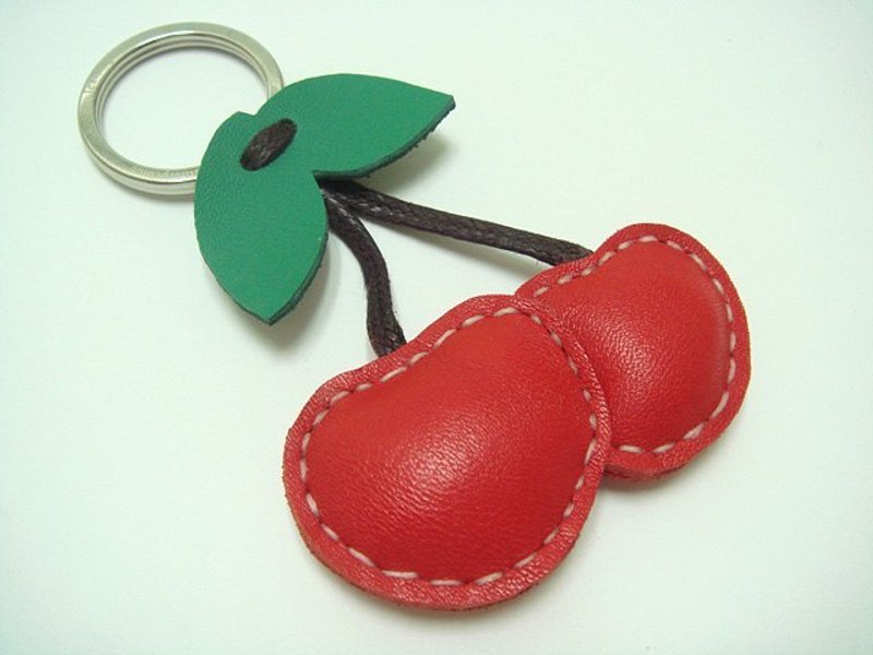 { Leatherprince 手工皮革 } 台灣MIT 紅色 可愛 櫻桃 純手工縫製 皮革 鑰匙圈 / Lovely Cherry Leather Keychain ( Red / Green ) - พวงกุญแจ - หนังแท้ 