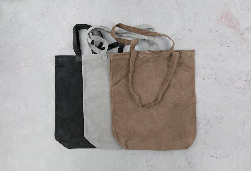 Hender Scheme Pig Bag M - Handbags & Totes - Genuine Leather Khaki