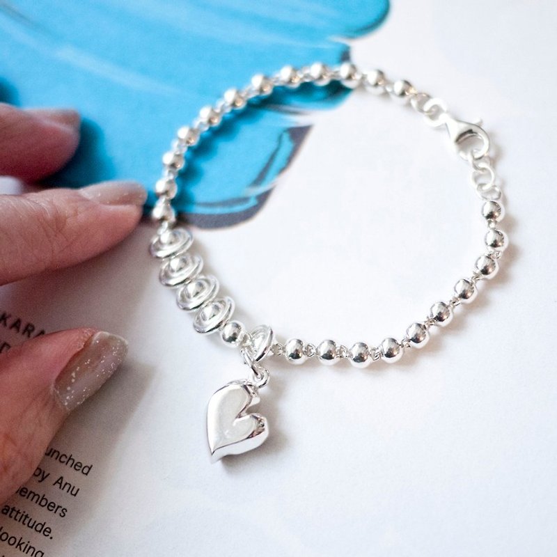 MUFFëL 925 Silver sterling silver series-Circle Love 4mm heart-shaped wavy bracelet - สร้อยข้อมือ - เงินแท้ สีเทา