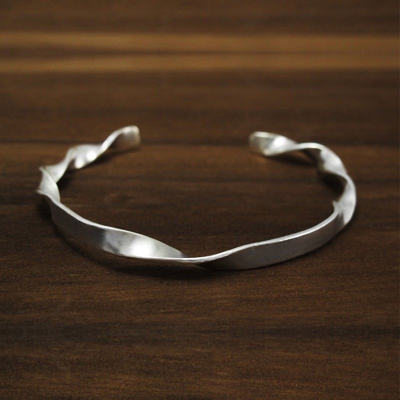 手環 手鐲 扁扭手環 純銀手環 C型手環-64DESIGN - 手鍊/手環 - 純銀 銀色