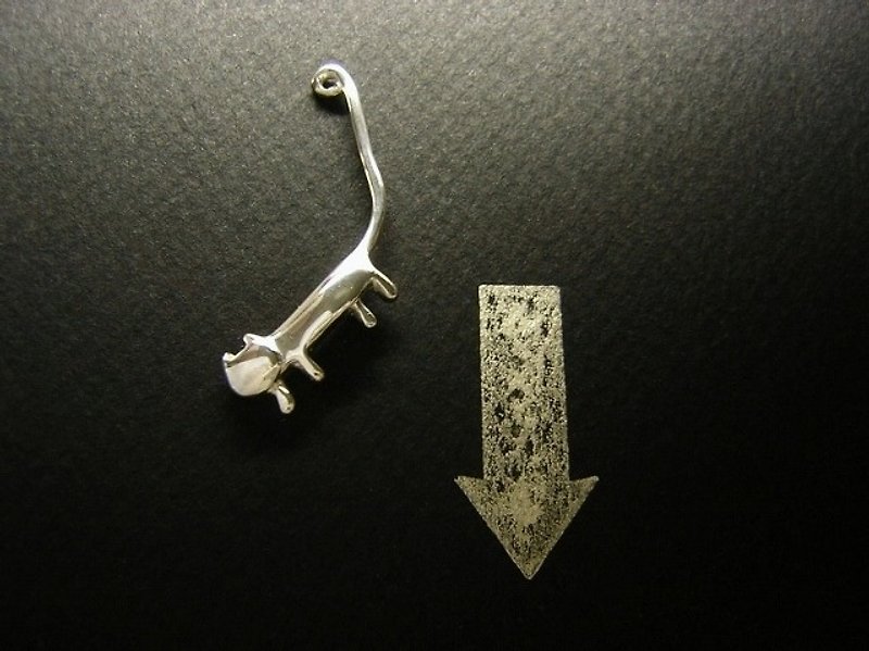 miaow going down ( cat silver earring 貓 猫 銀 穿孔耳环 ) - Earrings & Clip-ons - Other Metals 