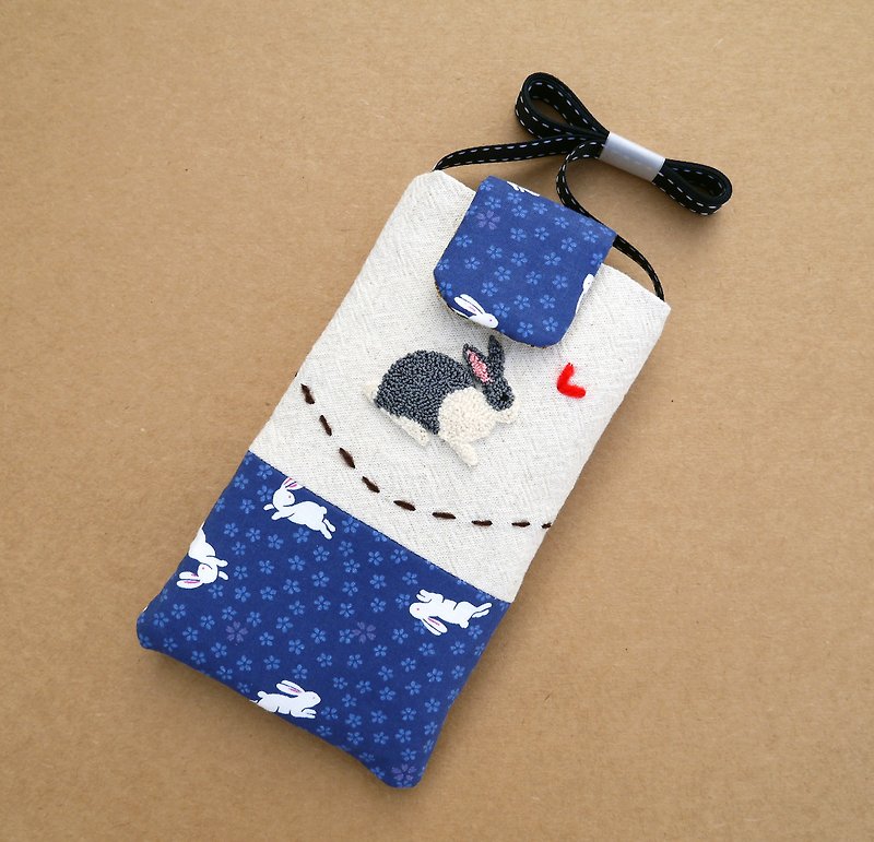 Wind Rabbit Embroidery Mobile Phone Bag (L) Suitable for 5.5 inch mobile phone - Other - Thread 