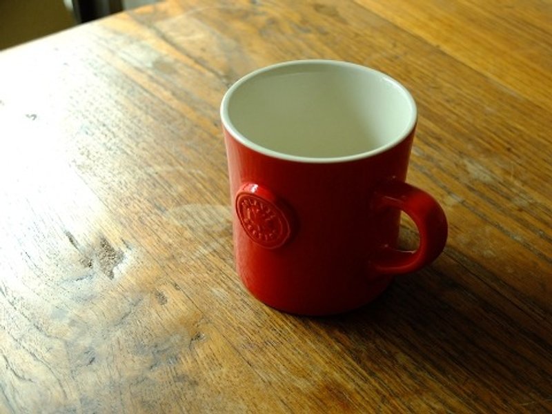 日本IZAWA RELIEF 沉靜優雅厚重馬克杯 紅   送棉麻束口袋 宜送禮 - 咖啡杯 - 瓷 紅色