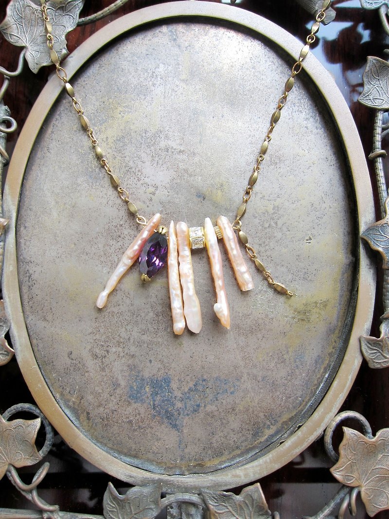 Minertés+ pink coral red mother-of-pearl and Stone Bronze necklace+ - สร้อยคอ - ไข่มุก สึชมพู