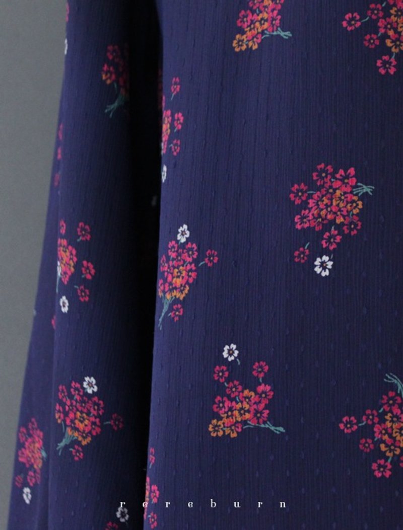 [RE0909T1271] early autumn retro pink flowers on purple vintage shirt - Women's Shirts - Other Materials Purple