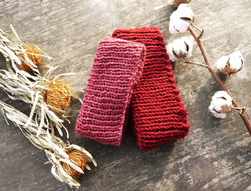 A Mu's 100% Handmade Hat-Hand Woven Short Bib-Retro Dark Pink / Warm Red-New Year / Gift - ผ้าพันคอ - วัสดุอื่นๆ สีแดง