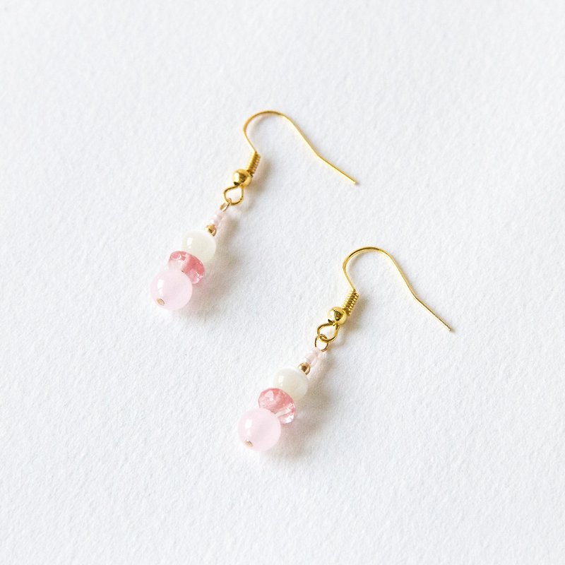 Simple linear earring / red - Strawberry crystal Stone natural stone earring - Earrings & Clip-ons - Gemstone Pink