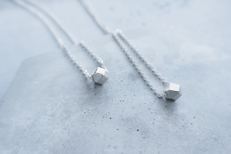 925 sterling silver geometric pebble necklace clavicle chain long chain - สร้อยคอ - เงินแท้ สีน้ำเงิน