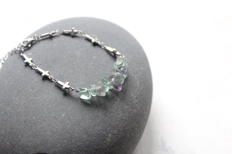 Emerald a |. Medical Steel Series fluorite bracelet Cross smile - สร้อยข้อมือ - โลหะ สีเขียว