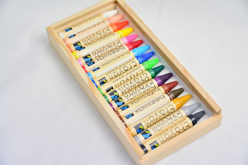 Beeswax crayons sixteen color _ fair trade - ของเล่นเด็ก - พืช/ดอกไม้ หลากหลายสี