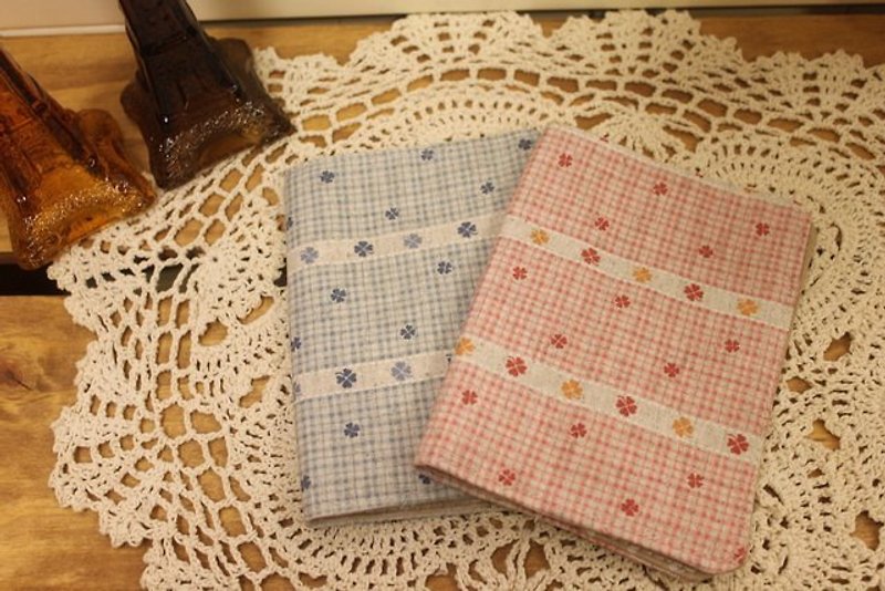 Oleta living grocery ╭ * [Clover Plaid Passport Case / book cloth cover (blue, red)] - Notebooks & Journals - Other Materials Pink