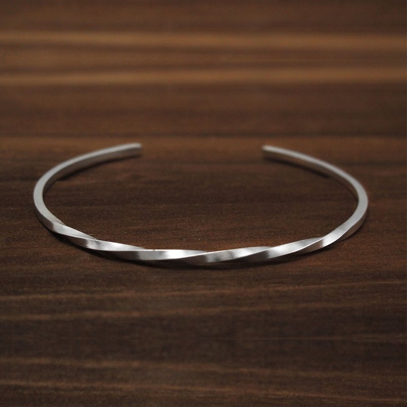 Bracelet Bracelet Square Twist Bracelet Sterling Silver Bracelet C-shaped Bracelet-64DESIGN - สร้อยข้อมือ - เงิน สีเงิน