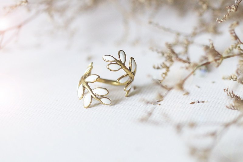 Leaf ring by Linen. - 戒指 - 銅/黃銅 