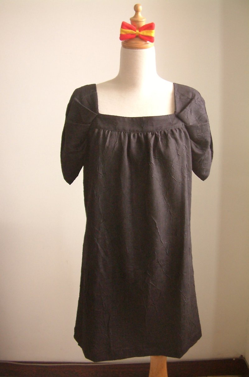 素色典雅洋裝(黑色) - 洋裝/連身裙 - 其他材質 黑色