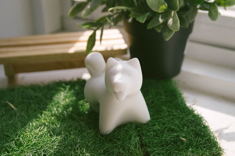 自信満々の柴犬型の石彫り - 置物 - 石 ホワイト