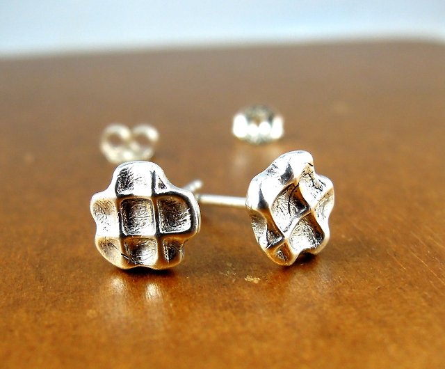 Delicious muffin sterling silver earrings - Shop miss-n Earrings & Clip-ons  - Pinkoi