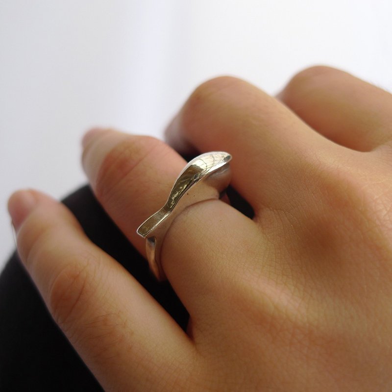 小黃鶯~手作的詩手工純銀戒指,讓牠在指上高歌,帶來好心情,幸福中 - 戒指 - 純銀 