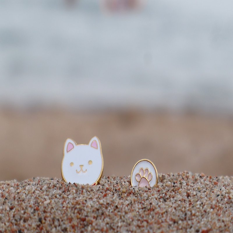 Lucky cat earring ear clip birthday gift - Earrings & Clip-ons - Enamel Black