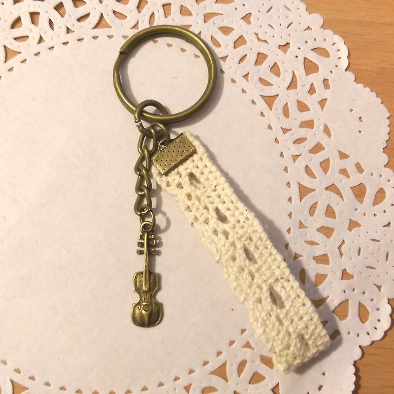 【Violin Ribbon Key Ring (Bronze)】 Musical Instrument Speakers Ribbon Hand-made Customized "Mickey Bear" Graduation Gifts - Keychains - Other Materials Khaki