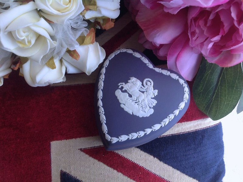 ♥ ~ ~ ♥ Anne crazy Antiquities British bone china Wedgwood jasper jasper blue heart-shaped relief Greek mythology jewelry boxes, jewelry boxes - Storage - Other Materials Blue