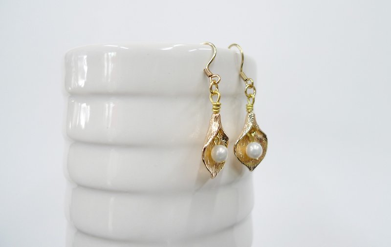 【若桑】【故事】海芋。珍珠 法式耳環。鍍金黃銅耳環/耳飾 - 耳環/耳夾 - 寶石 白色