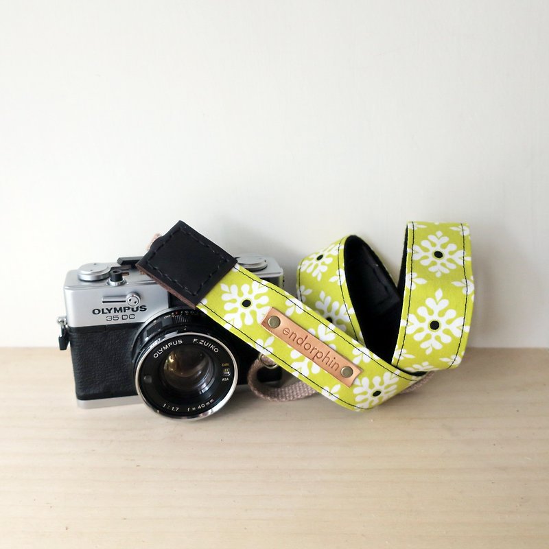 ENDORPHIN handmade camera strap (traveller collection-Stockholm) - Camera Straps & Stands - Genuine Leather Yellow