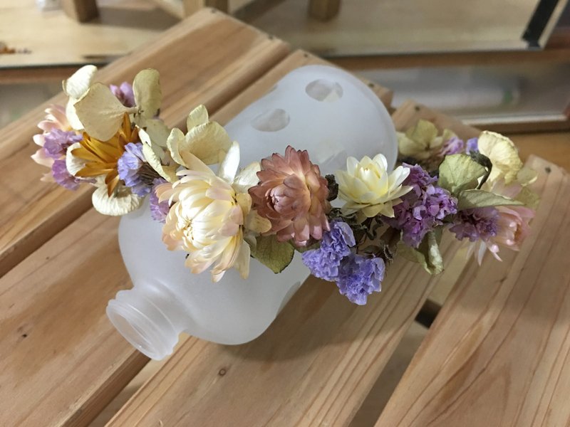 森林女孩與她的髮箍式花環/花圈/乾燥花(2分之1賣場) - 髮夾/髮圈 - 植物．花 多色