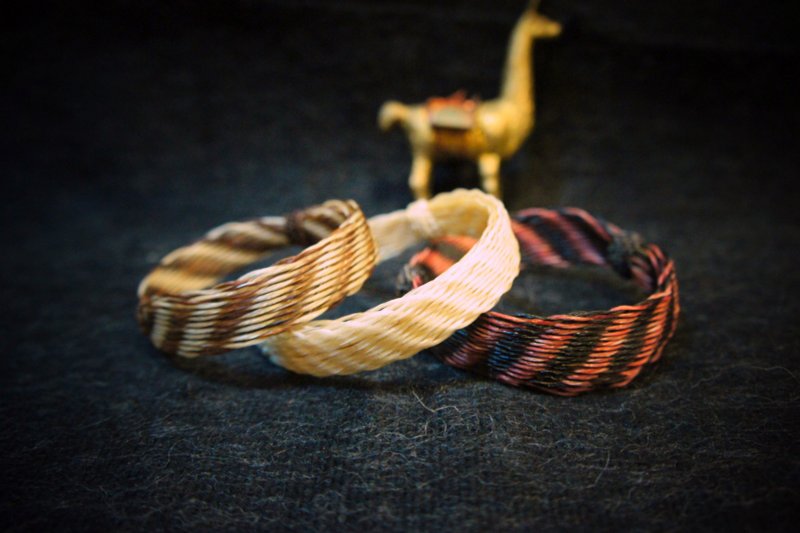 Vista [knowledge], South America, Indian hand-knitting wool horse bracelet - in version - สร้อยข้อมือ - วัสดุอื่นๆ หลากหลายสี