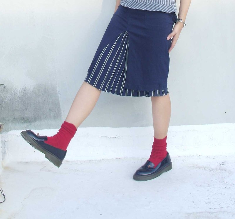 4.5studio- paddy rice to Geocaching old clothes - College dark blue elastic skirt slits - Skirts - Other Materials Blue