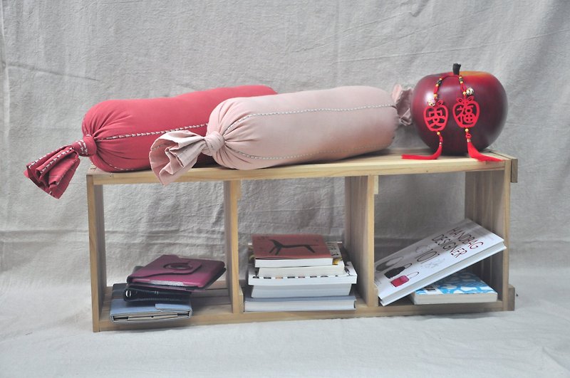 ヒーリング部門グッドライフ：キャンディー枕（赤の組み合わせ） - 枕・クッション - その他の素材 レッド