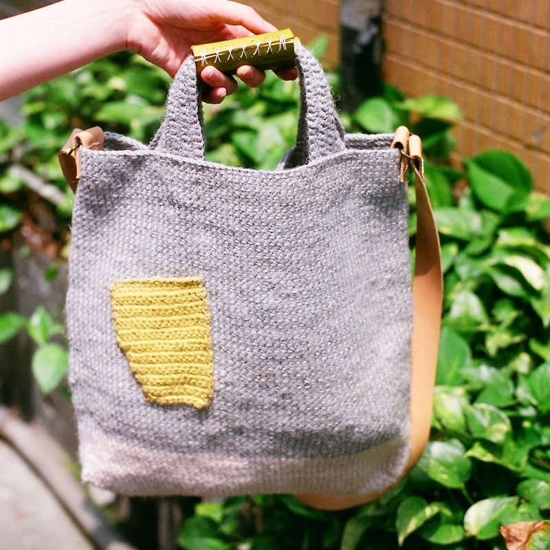 House dual-use bag with mustard-colored windows - กระเป๋าแมสเซนเจอร์ - ผ้าฝ้าย/ผ้าลินิน สีเทา
