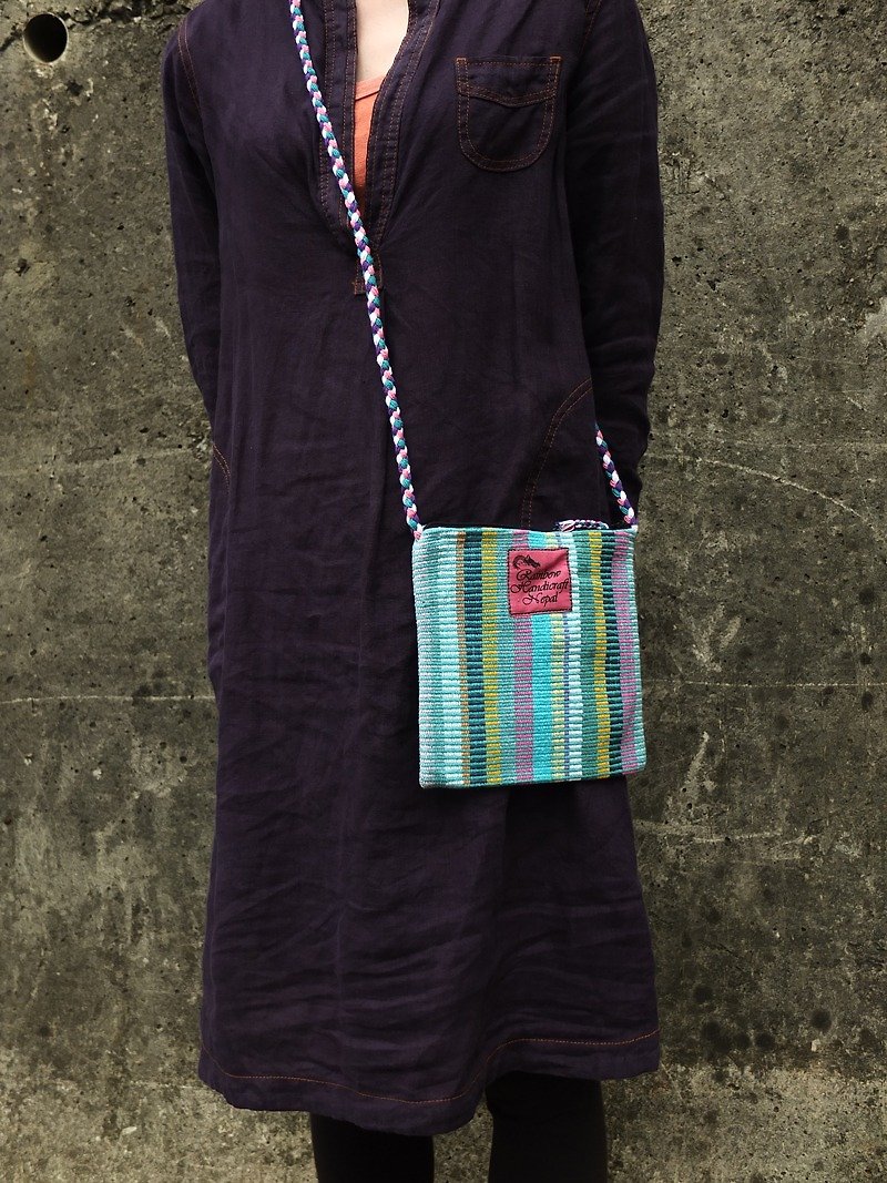 <全台獨家手工編織>尼泊爾RHN側背包／護照包／萬用袋（粉藍彩紋） - 側背包/斜背包 - 其他材質 藍色