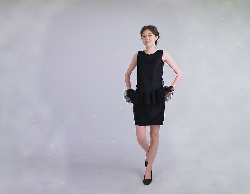 Tiana 烏干紗立體荷葉洋裝 - 連身裙 - 絲．絹 黑色