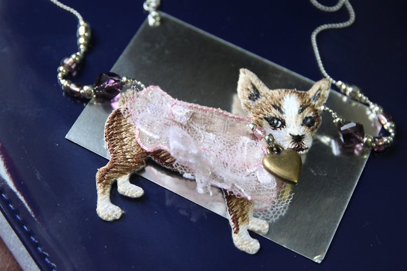Chihuahuas wearing lace necklace - Necklaces - Other Materials Pink