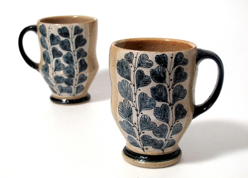 ［柯有政］手工植物刻紋陶對杯 - Mugs - Other Materials 