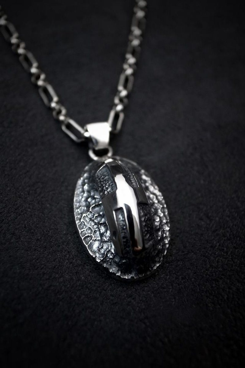 [Swastika series-925 sterling silver pendant/chain not included] (sterling silver pendant/corrosion pattern/oval pendant) - สร้อยคอ - เงินแท้ สีเงิน