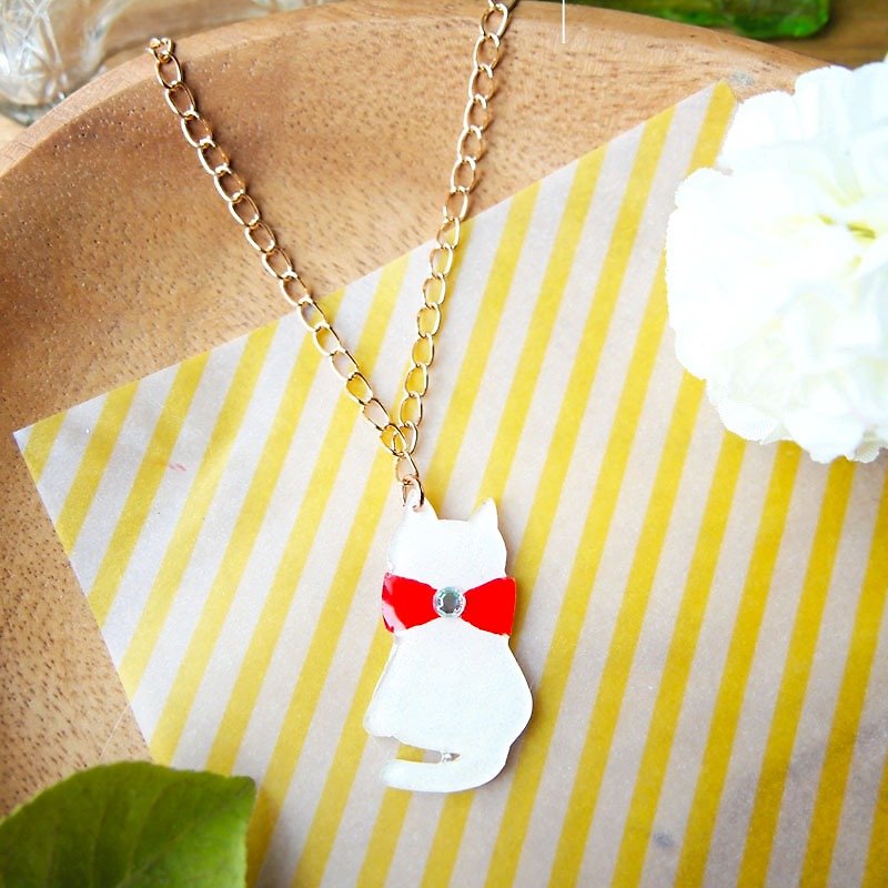 Meow red ribbon and white cat necklace - สร้อยคอ - พลาสติก ขาว