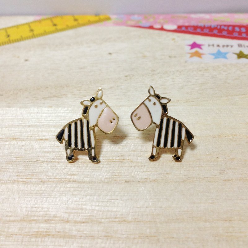 ▲BKK H.M Earring▲24K金系列-小小斑馬要回家 - ต่างหู - โลหะ สีดำ