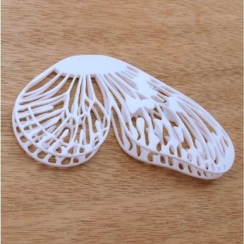 butterfly white brooch - Brooches - Plastic White